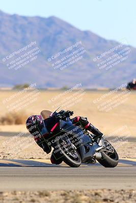 media/Jan-08-2022-SoCal Trackdays (Sat) [[1ec2777125]]/Turn 4 (1145am)/